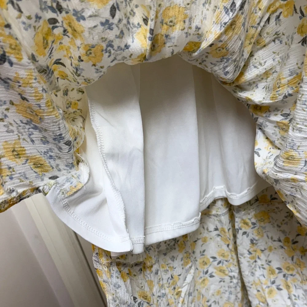 Doen-Style Floral Maxi Dress - Picture 4 of 6